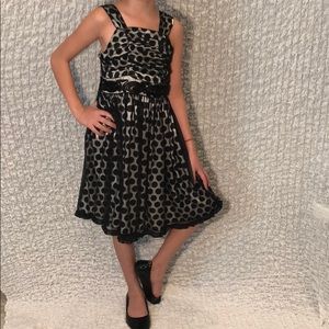 Party dress for girls. Black dots. EUC.